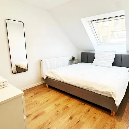 Suite-apartment Zentral In Mit Hohen Decken * Krefeld