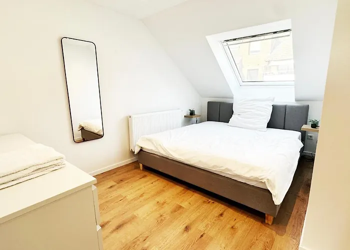 Suite-apartment Zentral In Mit Hohen Decken * Krefeld